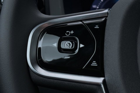 Volvo XC60 T6 Plus Black Edition | Bowers&Wilkins | Panoramadak | 360° Camera | Ventilatie + Massagestoelen | Trekhaak | Pilot Assist