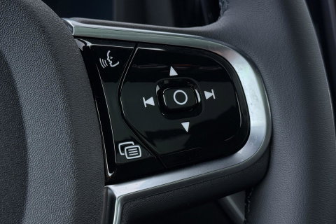 Volvo XC60 T6 Plus Black Edition | Bowers&Wilkins | Panoramadak | 360° Camera | Ventilatie + Massagestoelen | Trekhaak | Pilot Assist