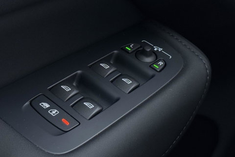 Volvo XC60 T6 Plus Black Edition | Bowers&Wilkins | Panoramadak | 360° Camera | Ventilatie + Massagestoelen | Trekhaak | Pilot Assist