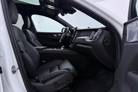 Volvo XC60 T6 Plus Black Edition | Bowers&Wilkins | Panoramadak | 360° Camera | Ventilatie + Massagestoelen | Trekhaak | Pilot Assist