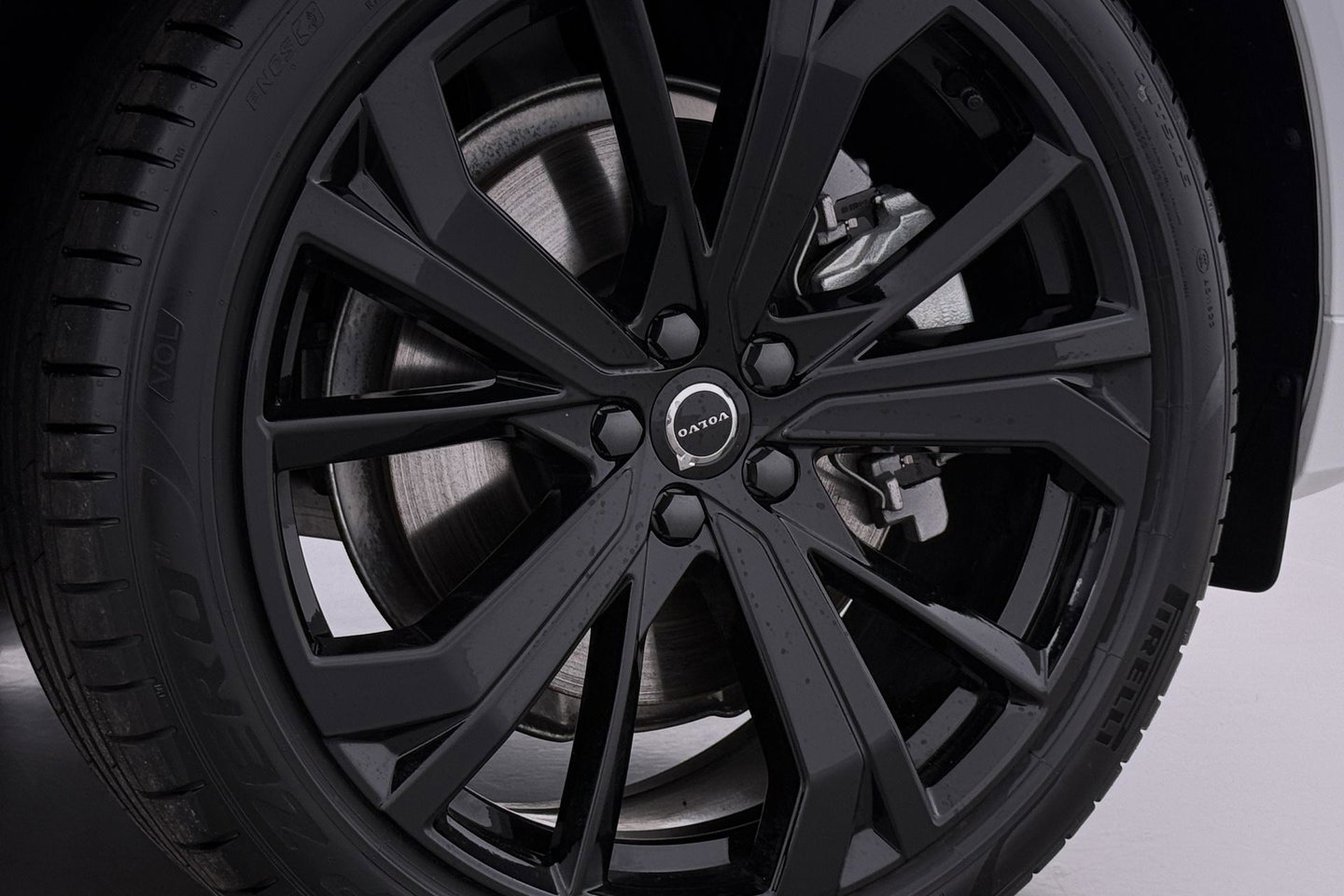 Volvo XC60 T6 Plus Black Edition | Bowers&Wilkins | Panoramadak | 360° Camera | Ventilatie + Massagestoelen | Trekhaak | Pilot Assist
