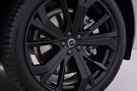 Volvo XC60 T6 Plus Black Edition | Bowers&Wilkins | Panoramadak | 360° Camera | Ventilatie + Massagestoelen | Trekhaak | Pilot Assist