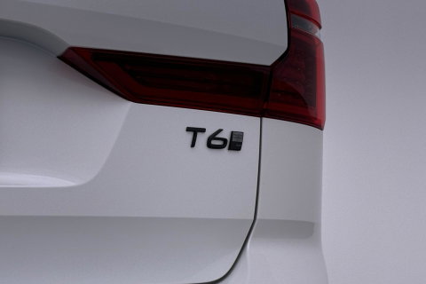 Volvo XC60 T6 Plus Black Edition | Bowers&Wilkins | Panoramadak | 360° Camera | Ventilatie + Massagestoelen | Trekhaak | Pilot Assist