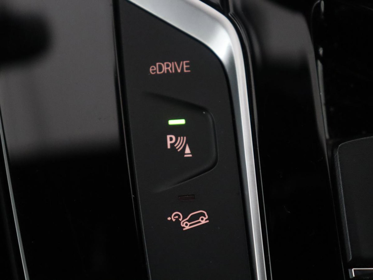 BMW X3 xDrive30e High Executive | Panoramadak | Leder | Adaptive cruise | Head-up | Stoelverwarming | Trekhaak | Sfeerverlichting | Camera | Park assist | Elektrische achterklep