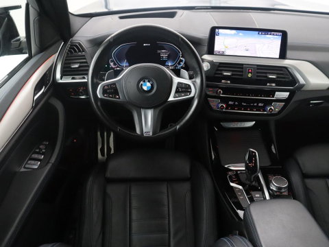 BMW X3 xDrive30e High Executive | Panoramadak | Leder | Adaptive cruise | Head-up | Stoelverwarming | Trekhaak | Sfeerverlichting | Camera | Park assist | Elektrische achterklep