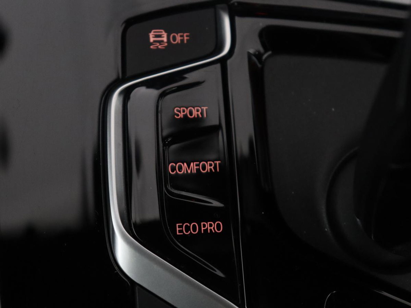 BMW X3 xDrive30e High Executive | Panoramadak | Leder | Adaptive cruise | Head-up | Stoelverwarming | Trekhaak | Sfeerverlichting | Camera | Park assist | Elektrische achterklep