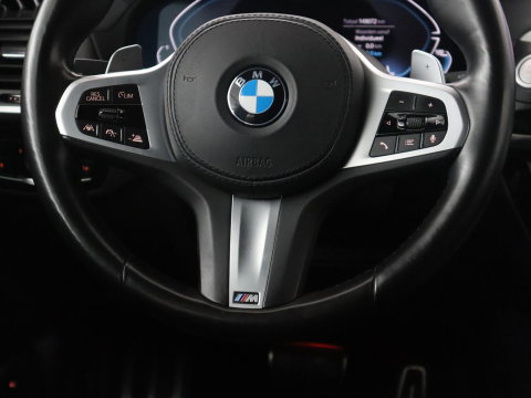 BMW X3 xDrive30e High Executive | Panoramadak | Leder | Adaptive cruise | Head-up | Stoelverwarming | Trekhaak | Sfeerverlichting | Camera | Park assist | Elektrische achterklep