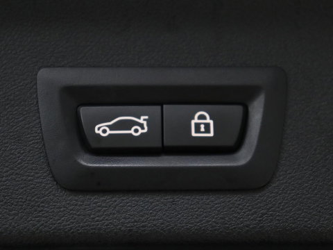 BMW X3 xDrive30e High Executive | Panoramadak | Leder | Adaptive cruise | Head-up | Stoelverwarming | Trekhaak | Sfeerverlichting | Camera | Park assist | Elektrische achterklep
