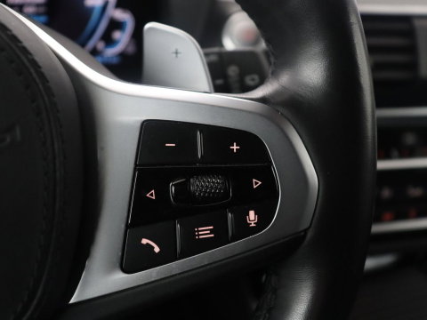 BMW X3 xDrive30e High Executive | Panoramadak | Leder | Adaptive cruise | Head-up | Stoelverwarming | Trekhaak | Sfeerverlichting | Camera | Park assist | Elektrische achterklep
