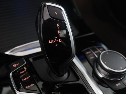 BMW X3 xDrive30e High Executive | Panoramadak | Leder | Adaptive cruise | Head-up | Stoelverwarming | Trekhaak | Sfeerverlichting | Camera | Park assist | Elektrische achterklep