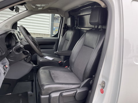 Opel Vivaro 2.0 CDTI 122pk L2H1 Edition nieuwe type / vaste prijs rijklaar € 12.950 ex btw / lease vanaf € 256 / airco / cruie / navi / camera / pdc / trekhaak 2500 kg !