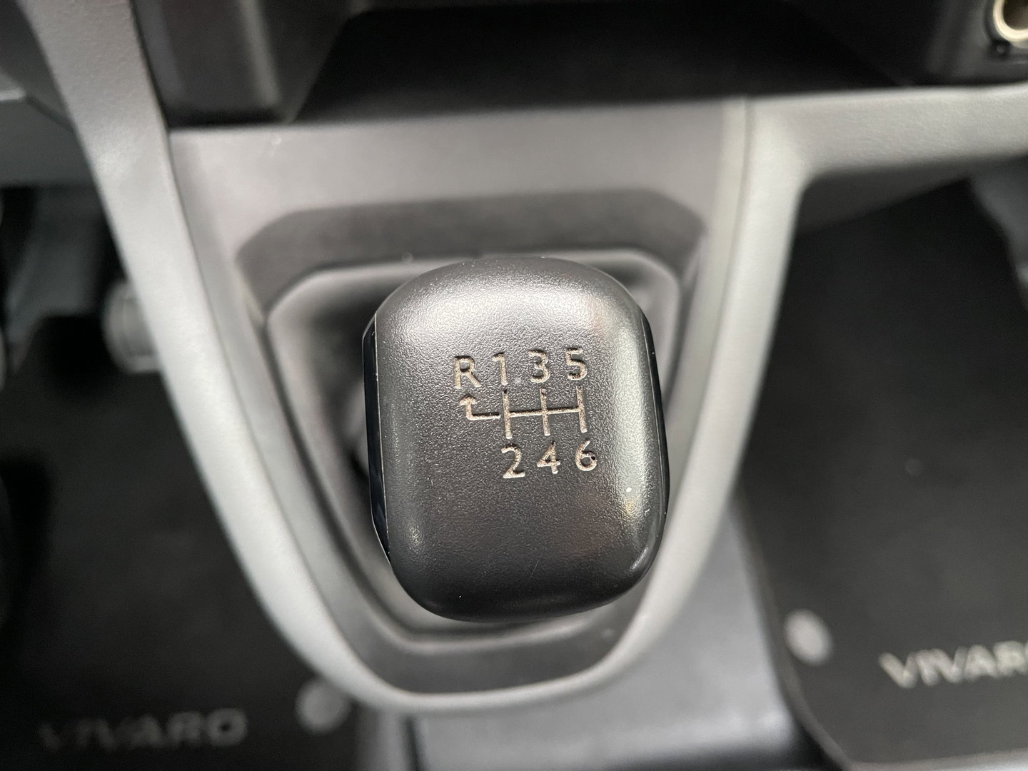Opel Vivaro 2.0 CDTI 122pk L2H1 Edition nieuwe type / vaste prijs rijklaar € 12.950 ex btw / lease vanaf € 256 / airco / cruie / navi / camera / pdc / trekhaak 2500 kg !