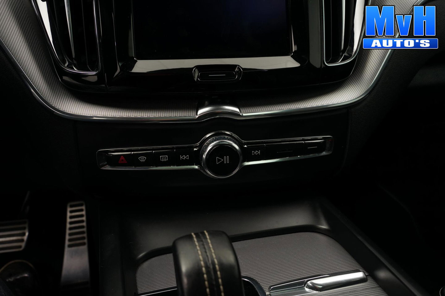 Volvo XC60 2.0 PHEV T6 AWD R-Design|PANO|H/K|TREKH|SOH93%