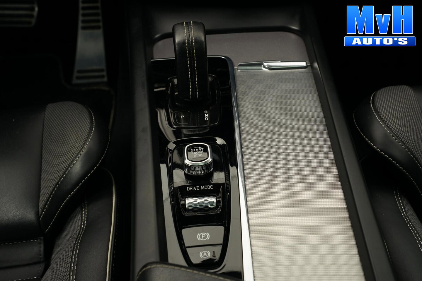 Volvo XC60 2.0 PHEV T6 AWD R-Design|PANO|H/K|TREKH|SOH93%