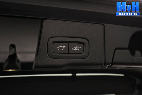 Volvo XC60 2.0 PHEV T6 AWD R-Design|PANO|H/K|TREKH|SOH93%