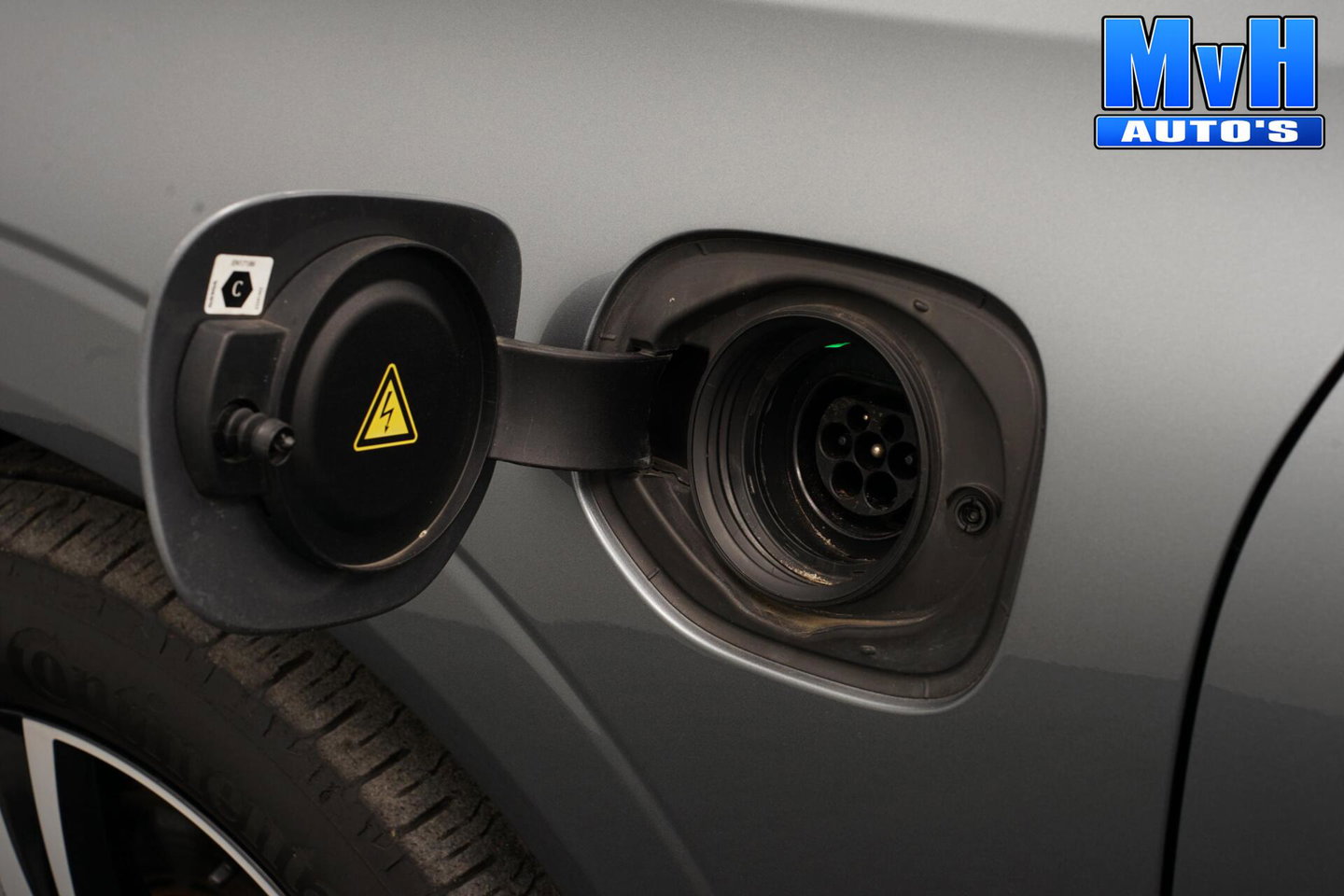 Volvo XC60 2.0 PHEV T6 AWD R-Design|PANO|H/K|TREKH|SOH93%