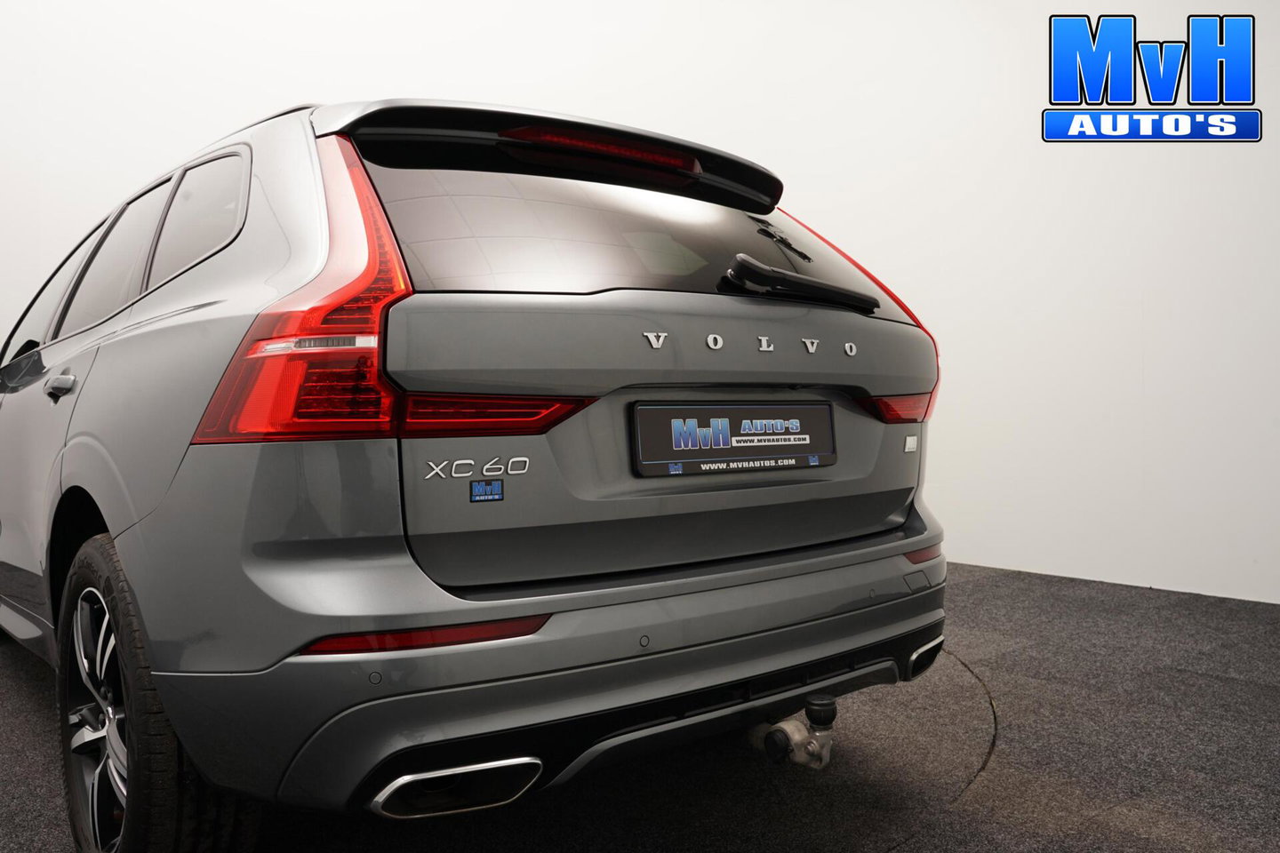 Volvo XC60 2.0 PHEV T6 AWD R-Design|PANO|H/K|TREKH|SOH93%
