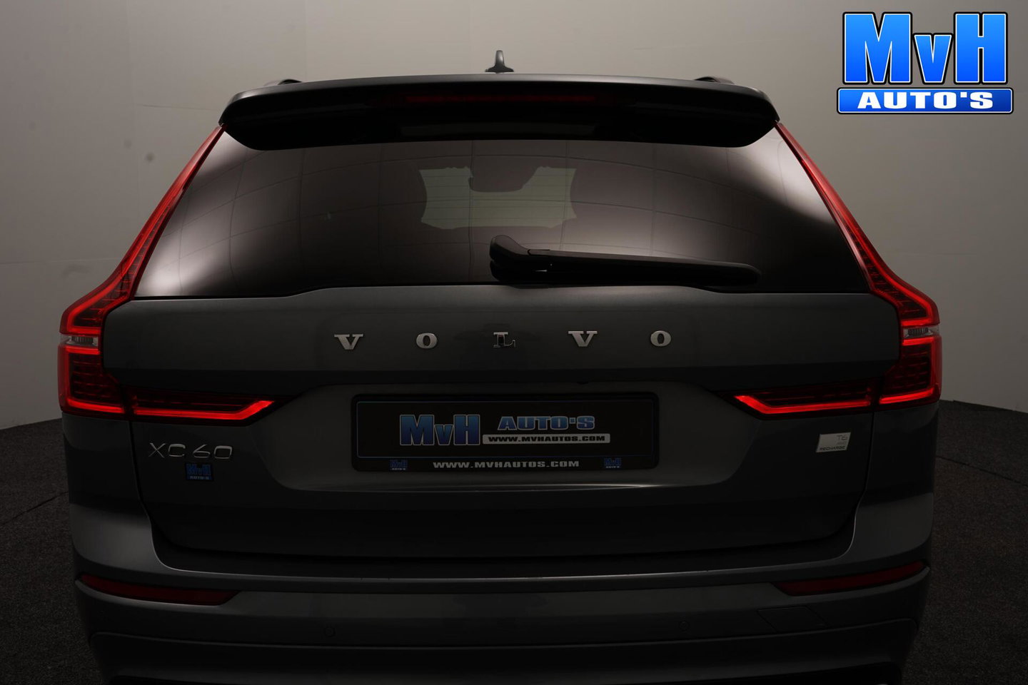 Volvo XC60 2.0 PHEV T6 AWD R-Design|PANO|H/K|TREKH|SOH93%