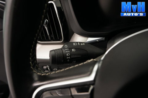 Volvo XC60 2.0 PHEV T6 AWD R-Design|PANO|H/K|TREKH|SOH93%