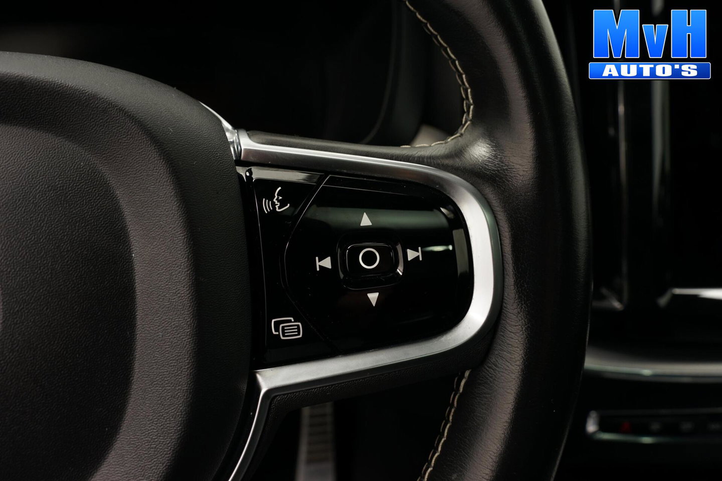 Volvo XC60 2.0 PHEV T6 AWD R-Design|PANO|H/K|TREKH|SOH93%