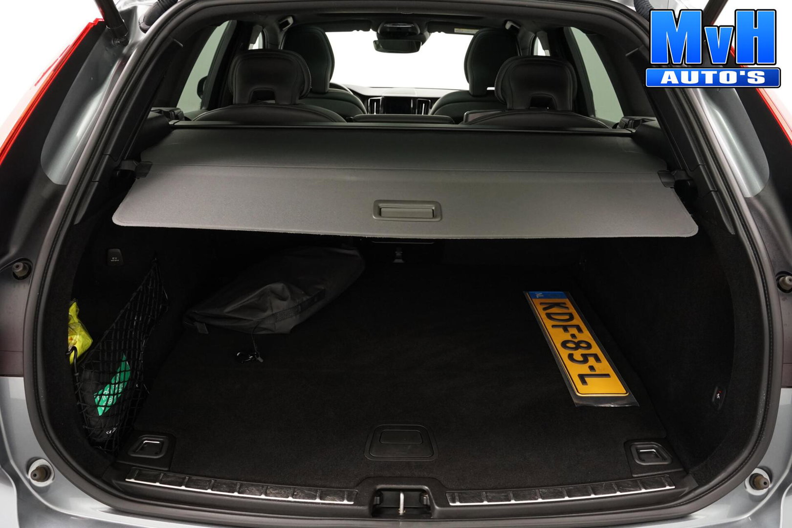 Volvo XC60 2.0 PHEV T6 AWD R-Design|PANO|H/K|TREKH|SOH93%