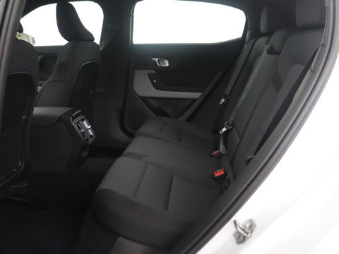 Polestar 2 Standard Range Single Motor 63kWh | SOH 91.5% | Panoramadak | Trekhaak | 360 camera | Harman/Kardon | Stuur/stoel verwarming | Carplay | Memory |