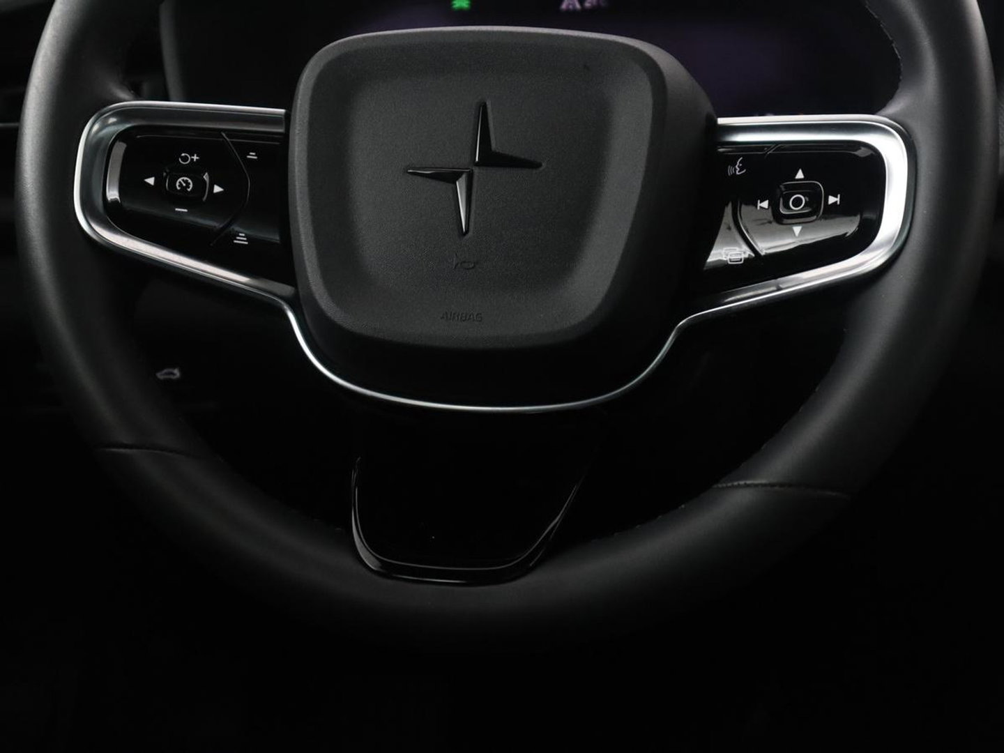 Polestar 2 Standard Range Single Motor 63kWh | SOH 91.5% | Panoramadak | Trekhaak | 360 camera | Harman/Kardon | Stuur/stoel verwarming | Carplay | Memory |
