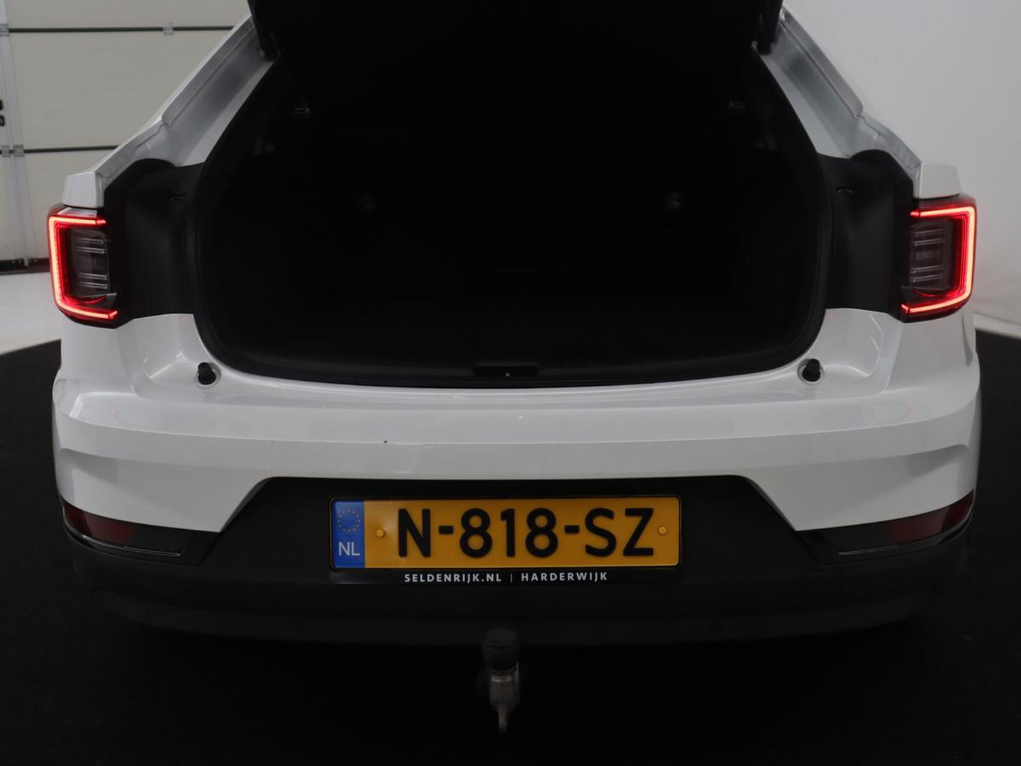 Polestar 2 Standard Range Single Motor 63kWh | SOH 91.5% | Panoramadak | Trekhaak | 360 camera | Harman/Kardon | Stuur/stoel verwarming | Carplay | Memory |