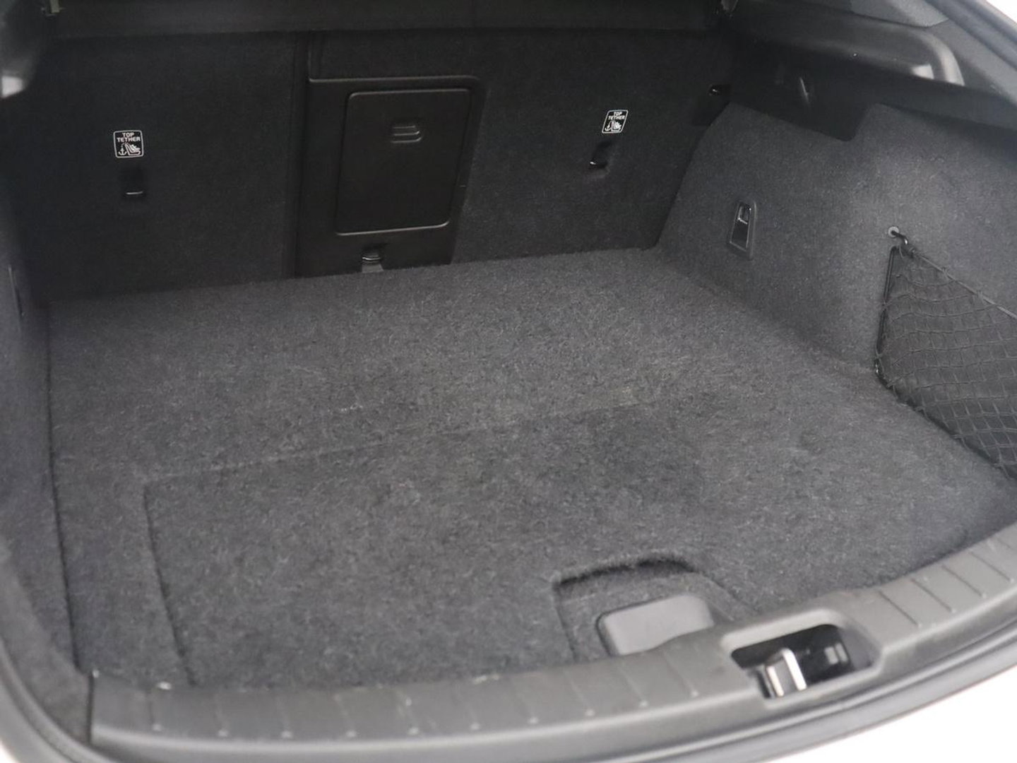 Polestar 2 Standard Range Single Motor 63kWh | SOH 91.5% | Panoramadak | Trekhaak | 360 camera | Harman/Kardon | Stuur/stoel verwarming | Carplay | Memory |