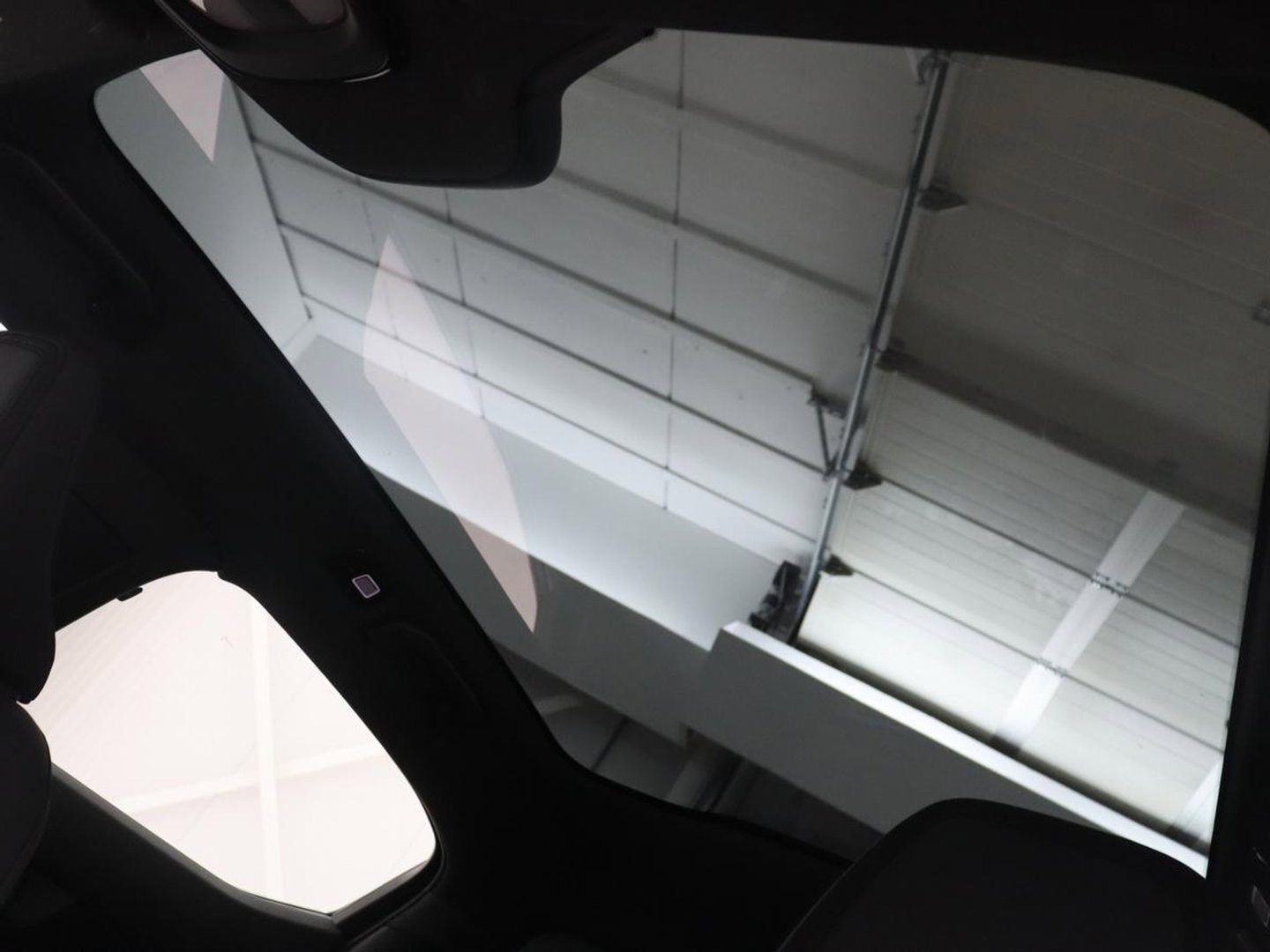 Polestar 2 Standard Range Single Motor 63kWh | SOH 91.5% | Panoramadak | Trekhaak | 360 camera | Harman/Kardon | Stuur/stoel verwarming | Carplay | Memory |