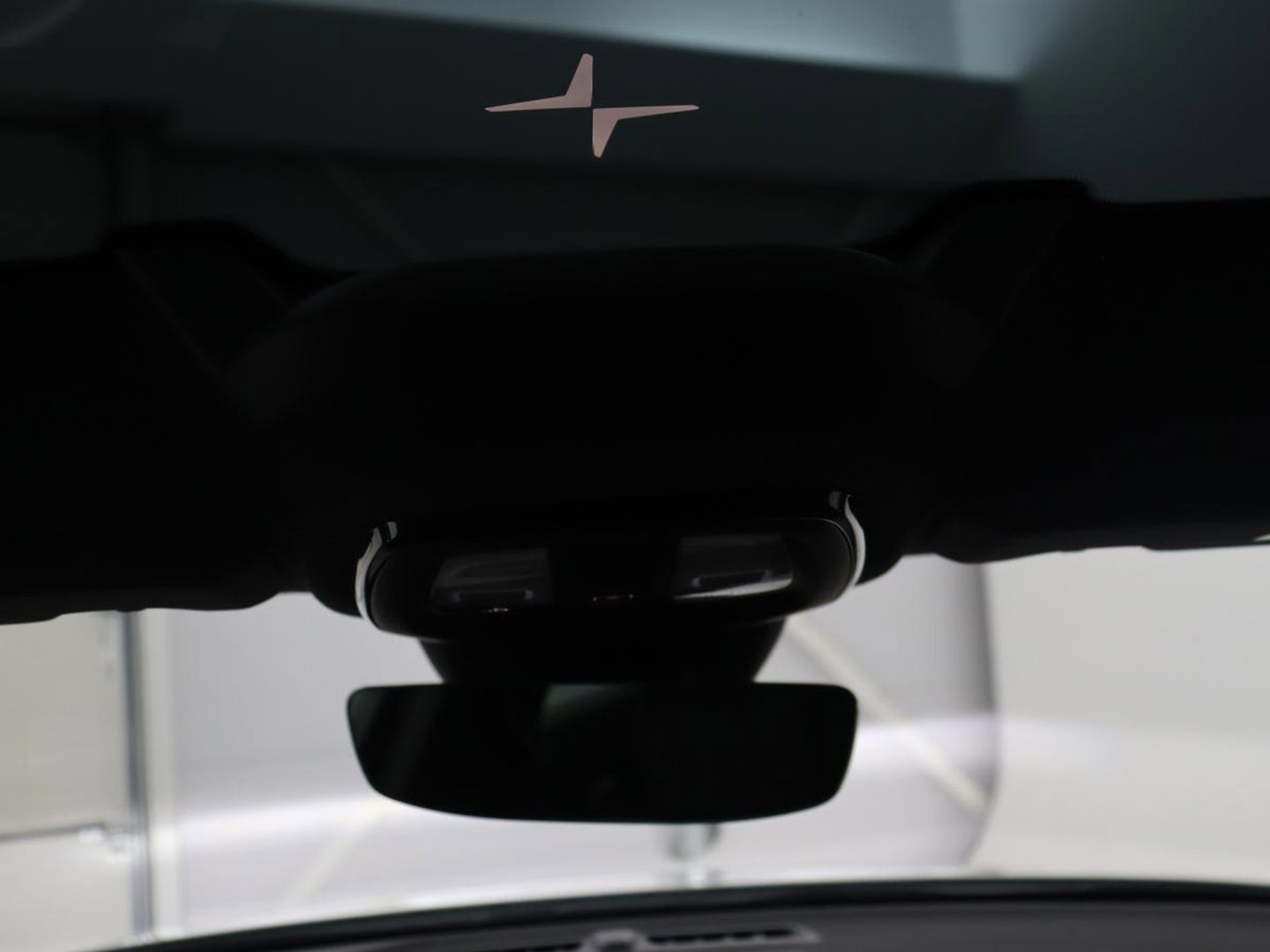 Polestar 2 Standard Range Single Motor 63kWh | SOH 91.5% | Panoramadak | Trekhaak | 360 camera | Harman/Kardon | Stuur/stoel verwarming | Carplay | Memory |