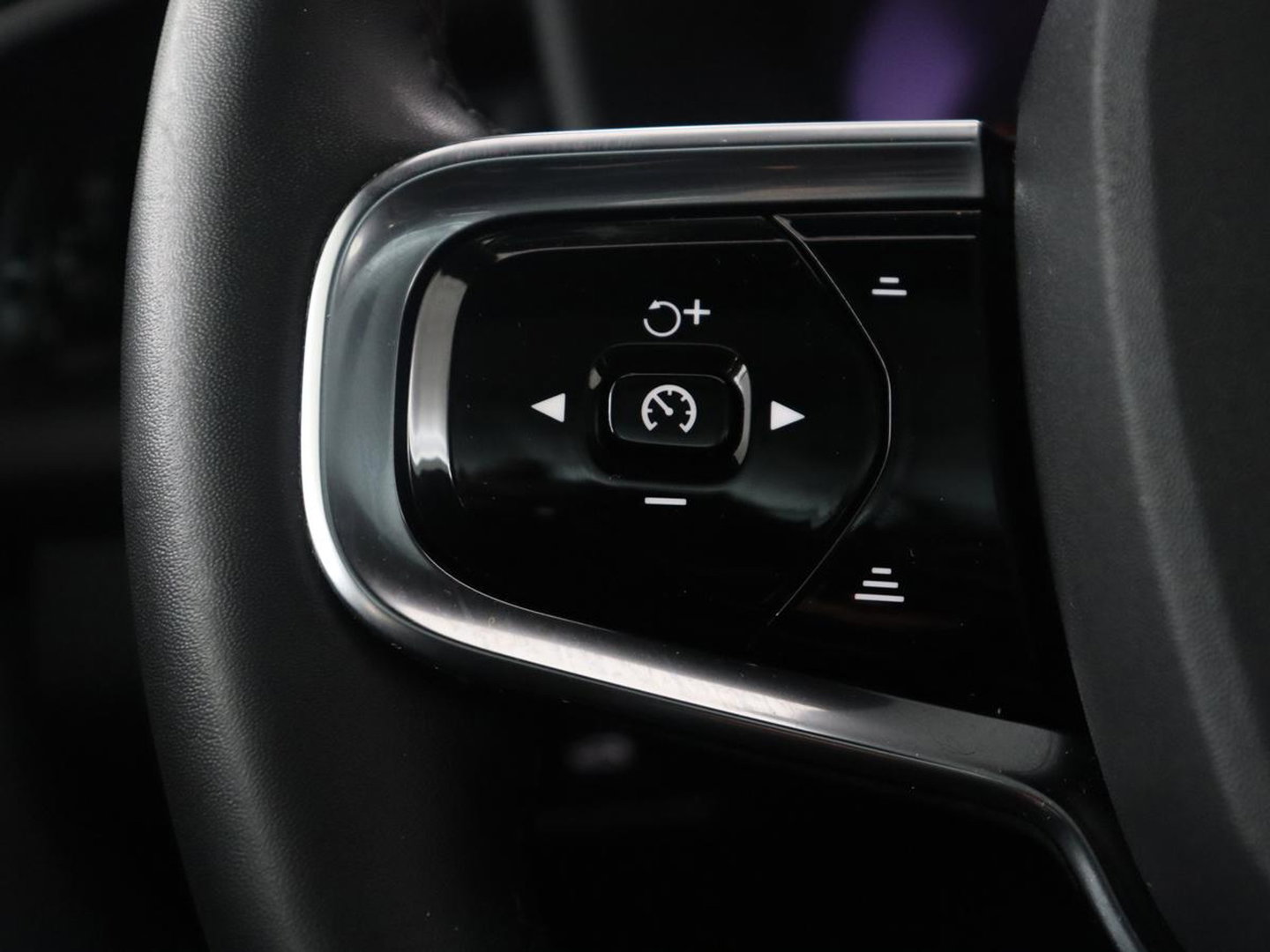 Polestar 2 Standard Range Single Motor 63kWh | SOH 91.5% | Panoramadak | Trekhaak | 360 camera | Harman/Kardon | Stuur/stoel verwarming | Carplay | Memory |