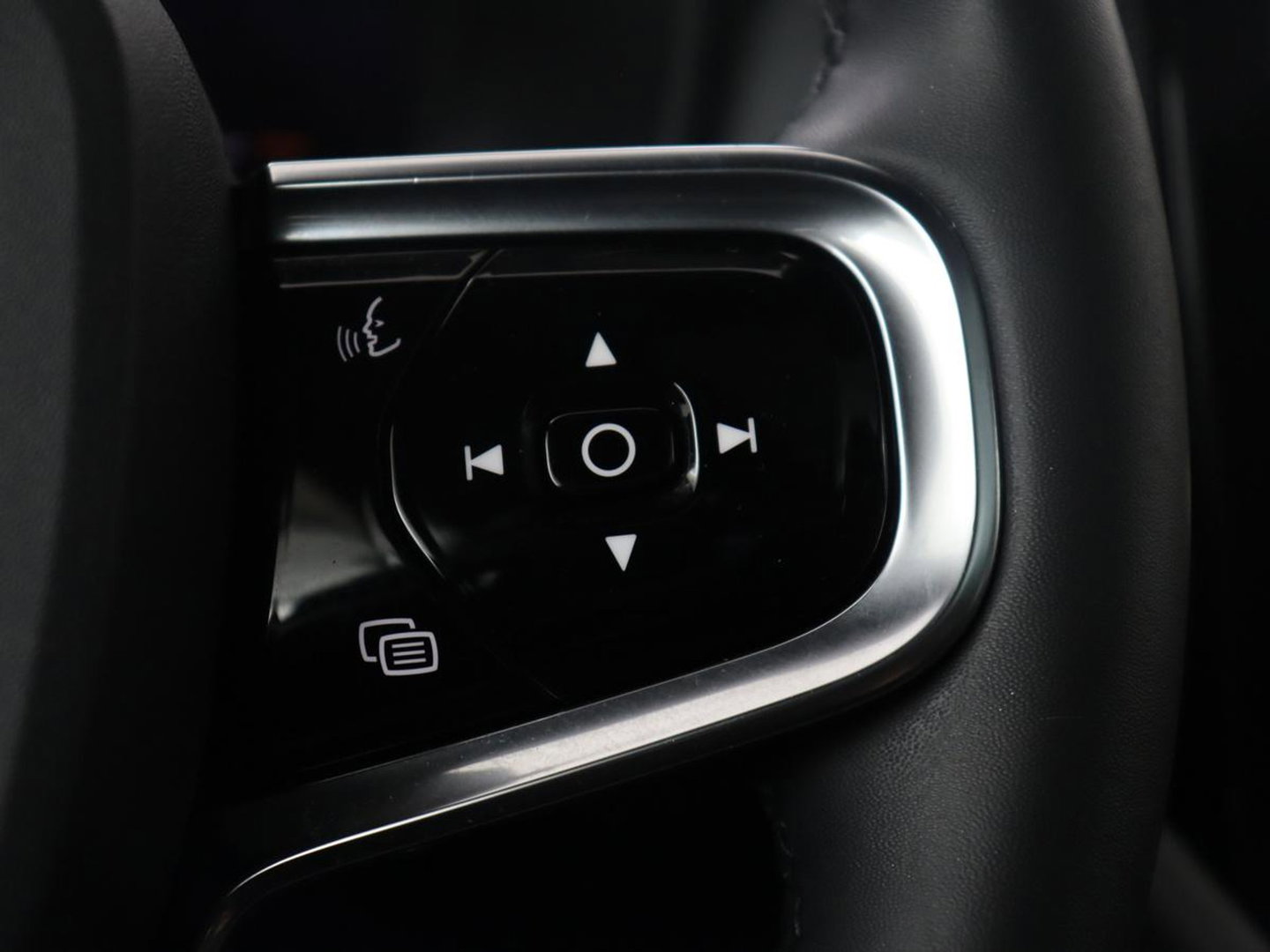 Polestar 2 Standard Range Single Motor 63kWh | SOH 91.5% | Panoramadak | Trekhaak | 360 camera | Harman/Kardon | Stuur/stoel verwarming | Carplay | Memory |