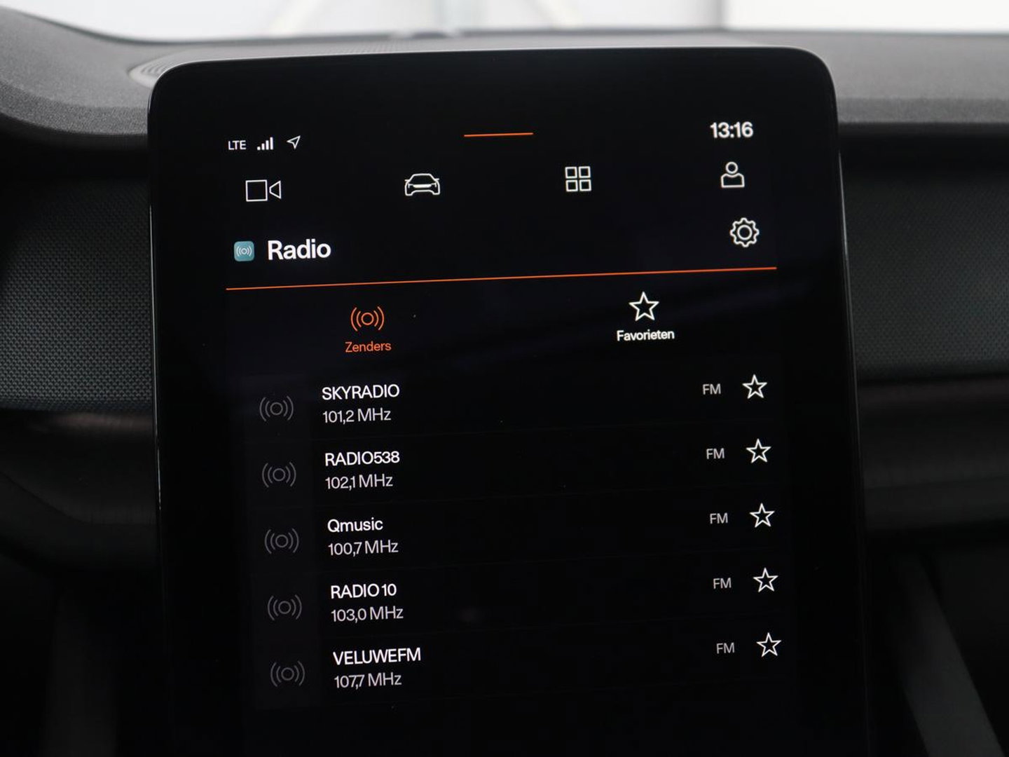 Polestar 2 Standard Range Single Motor 63kWh | SOH 91.5% | Panoramadak | Trekhaak | 360 camera | Harman/Kardon | Stuur/stoel verwarming | Carplay | Memory |