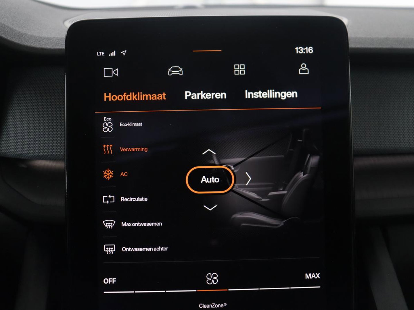 Polestar 2 Standard Range Single Motor 63kWh | SOH 91.5% | Panoramadak | Trekhaak | 360 camera | Harman/Kardon | Stuur/stoel verwarming | Carplay | Memory |