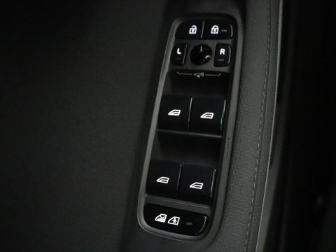 Polestar 2 Standard Range Single Motor 63kWh | SOH 91.5% | Panoramadak | Trekhaak | 360 camera | Harman/Kardon | Stuur/stoel verwarming | Carplay | Memory |