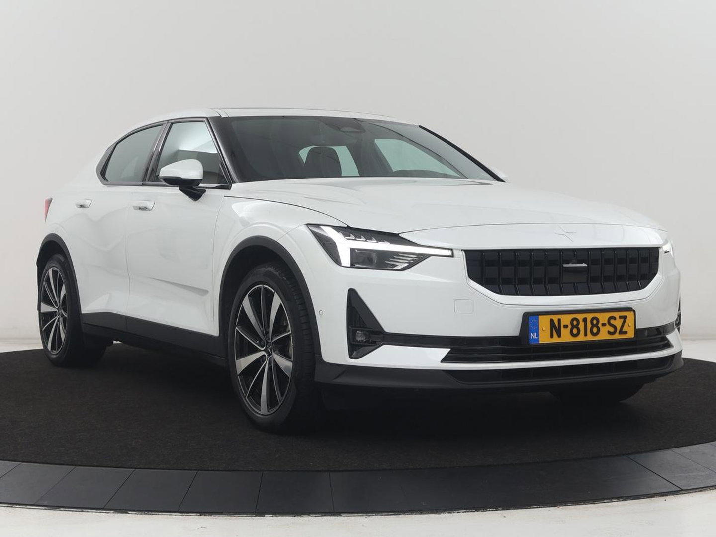 Polestar 2 Standard Range Single Motor 63kWh | SOH 91.5% | Panoramadak | Trekhaak | 360 camera | Harman/Kardon | Stuur/stoel verwarming | Carplay | Memory |