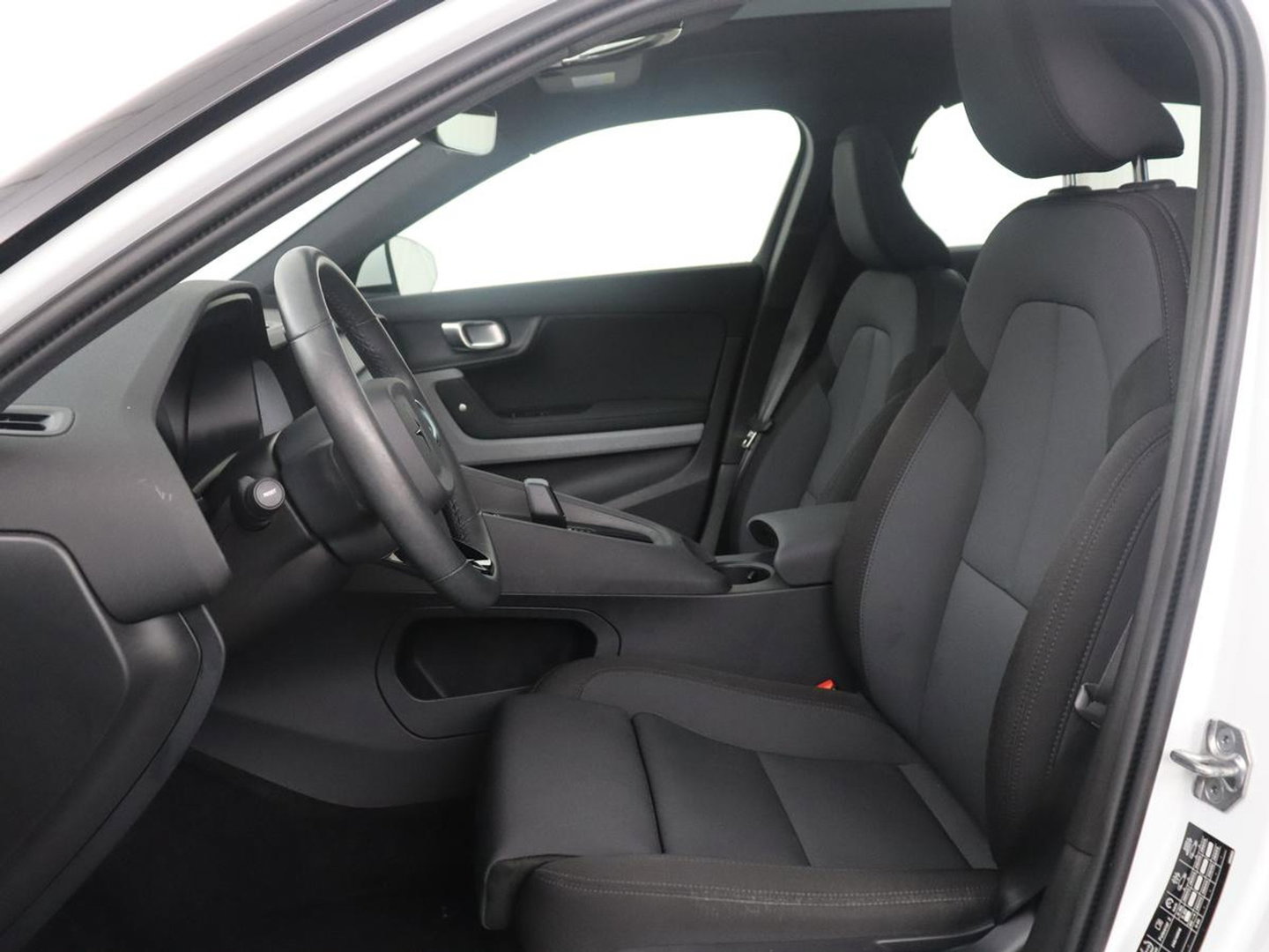 Polestar 2 Standard Range Single Motor 63kWh | SOH 91.5% | Panoramadak | Trekhaak | 360 camera | Harman/Kardon | Stuur/stoel verwarming | Carplay | Memory |