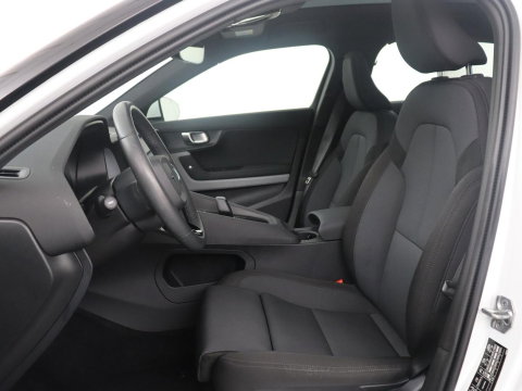 Polestar 2 Standard Range Single Motor 63kWh | SOH 91.5% | Panoramadak | Trekhaak | 360 camera | Harman/Kardon | Stuur/stoel verwarming | Carplay | Memory |