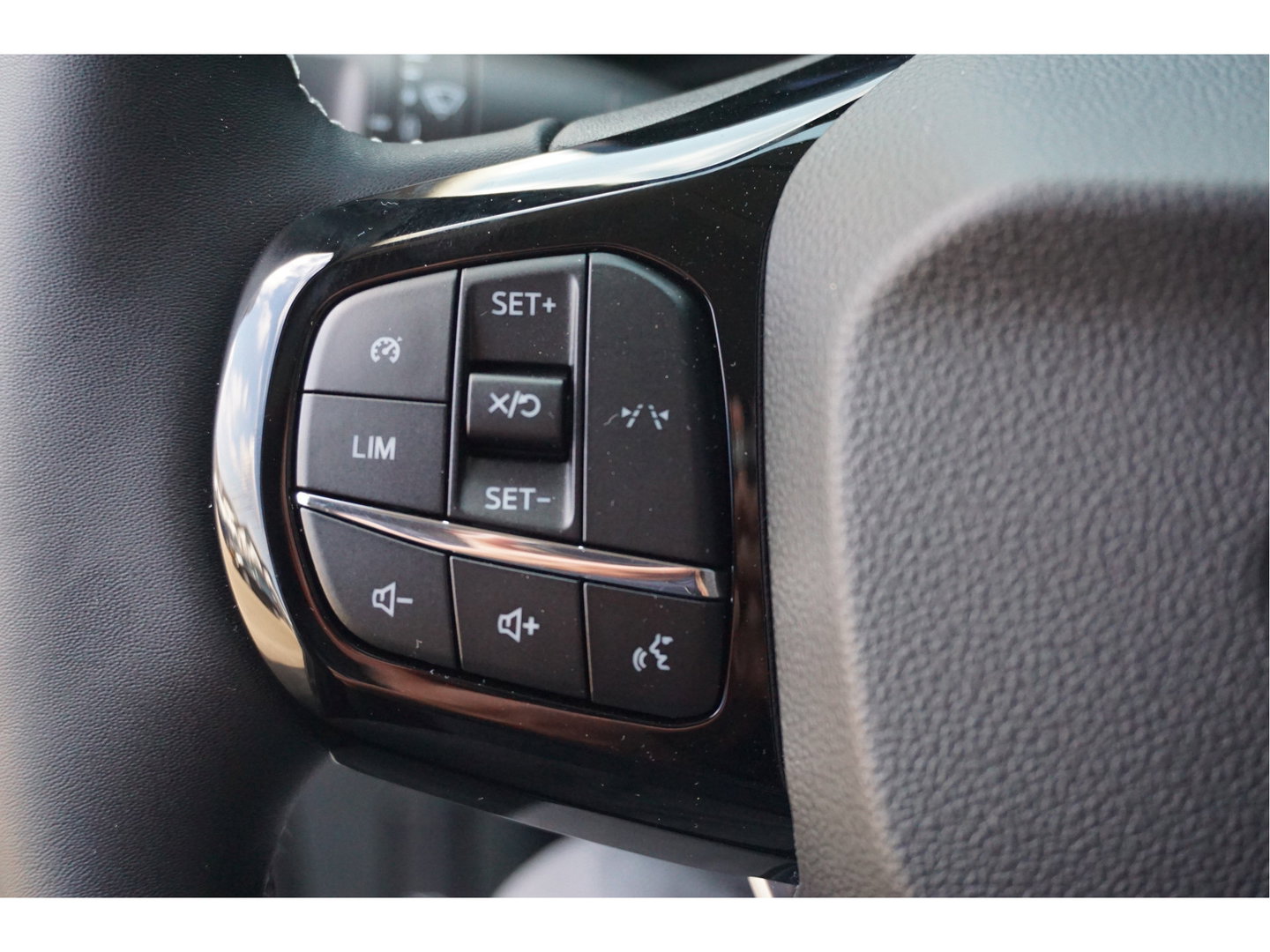 Ford Transit Courier Limited Elektrisch 46 kWh 136PK Apple CP/Android A, Cam, Stoel/Stuur verw. Trekhaak, LM Velg!! Nr. 02*