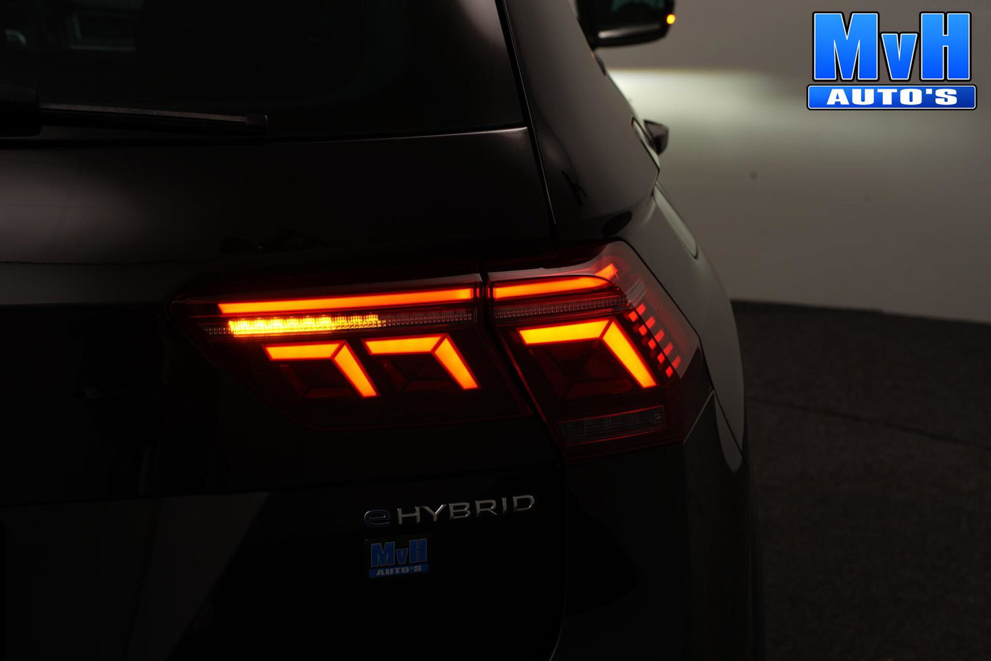 Volkswagen Tiguan 1.4 TSI PHEV R-Line|PANO|BOMVOL!|SOH.94%