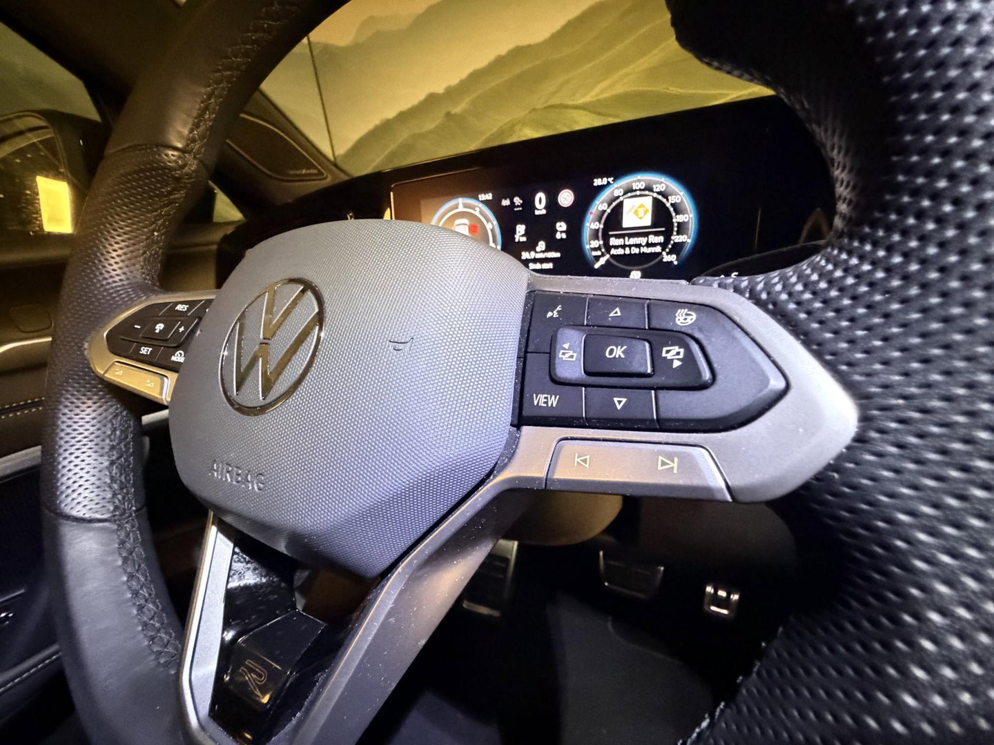 Volkswagen Tiguan 1.5 eHybrid R-Line Edition Full options l fabriek garantie extra