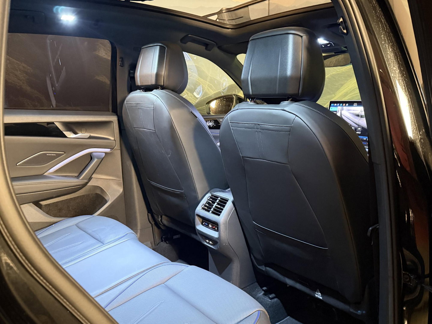 Volkswagen Tiguan 1.5 eHybrid R-Line Edition Full options l fabriek garantie extra