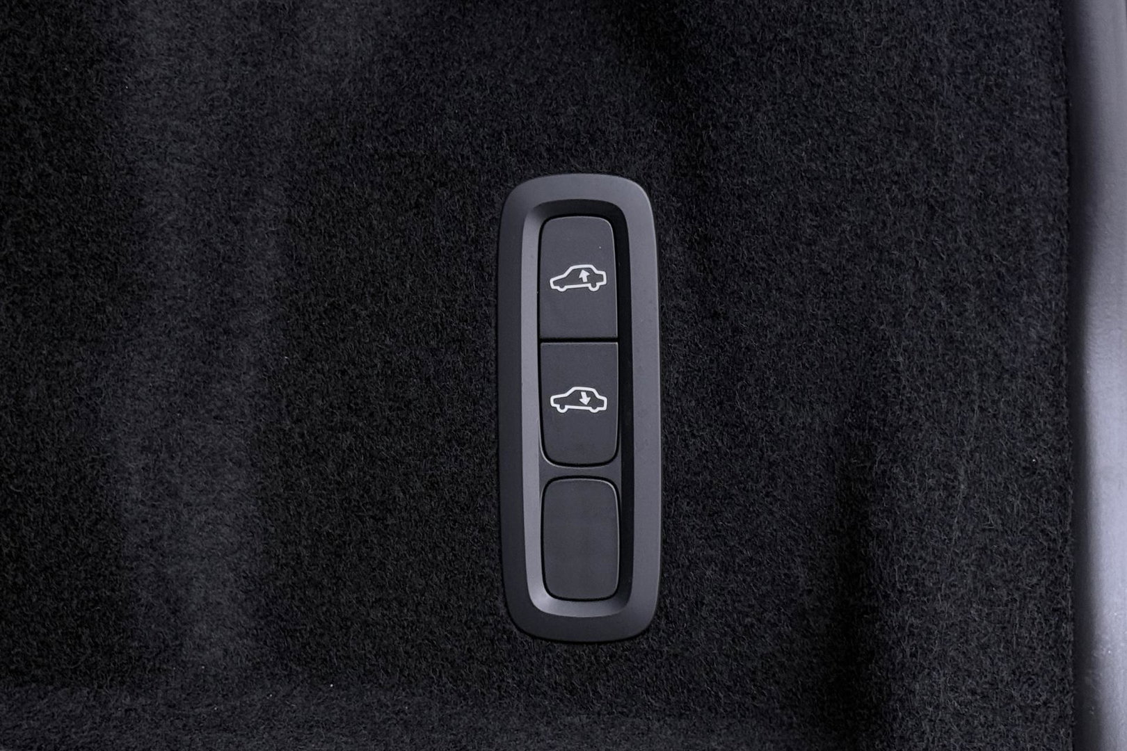 Volvo XC60 T8 Ultra Dark | Luchtvering | Harman/Kardon | Panoramadak | 360° Camera | Head-Up | Stoel+Stuurverwarming | ACC