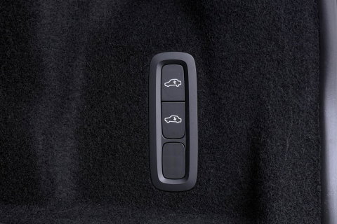 Volvo XC60 T8 Ultra Dark | Luchtvering | Harman/Kardon | Panoramadak | 360° Camera | Head-Up | Stoel+Stuurverwarming | ACC