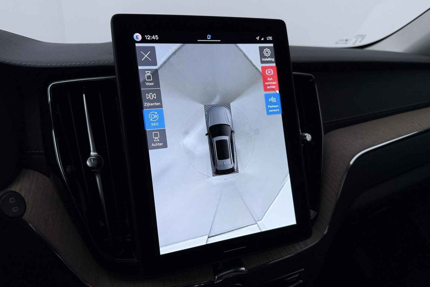 Volvo XC60 T8 Ultra Dark | Luchtvering | Harman/Kardon | Panoramadak | 360° Camera | Head-Up | Stoel+Stuurverwarming | ACC