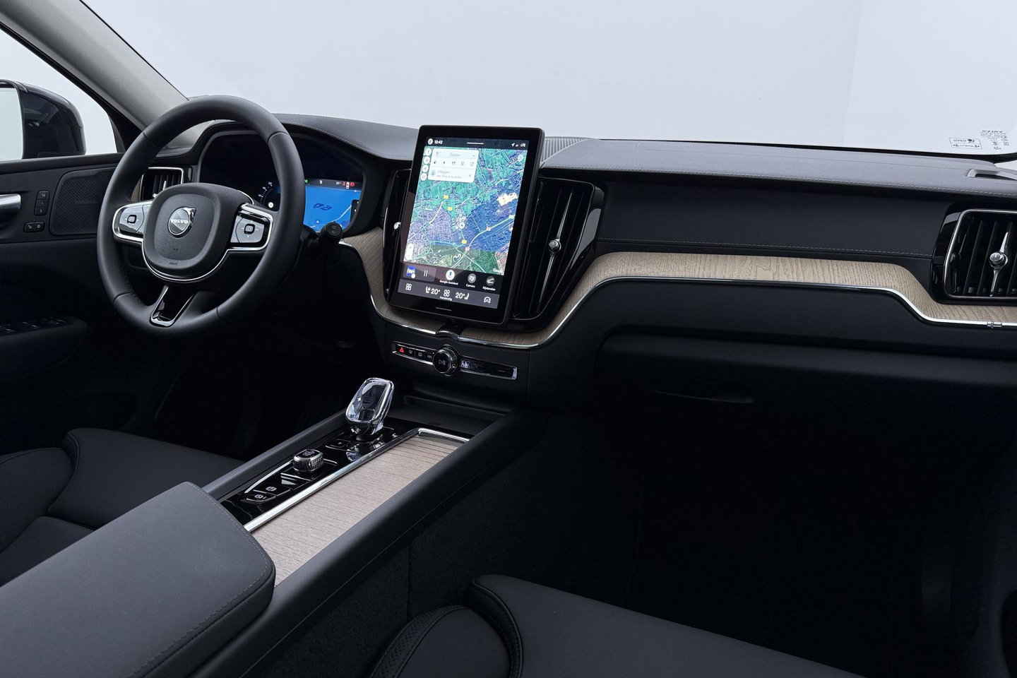 Volvo XC60 T8 Ultra Dark | Luchtvering | Harman/Kardon | Panoramadak | 360° Camera | Head-Up | Stoel+Stuurverwarming | ACC