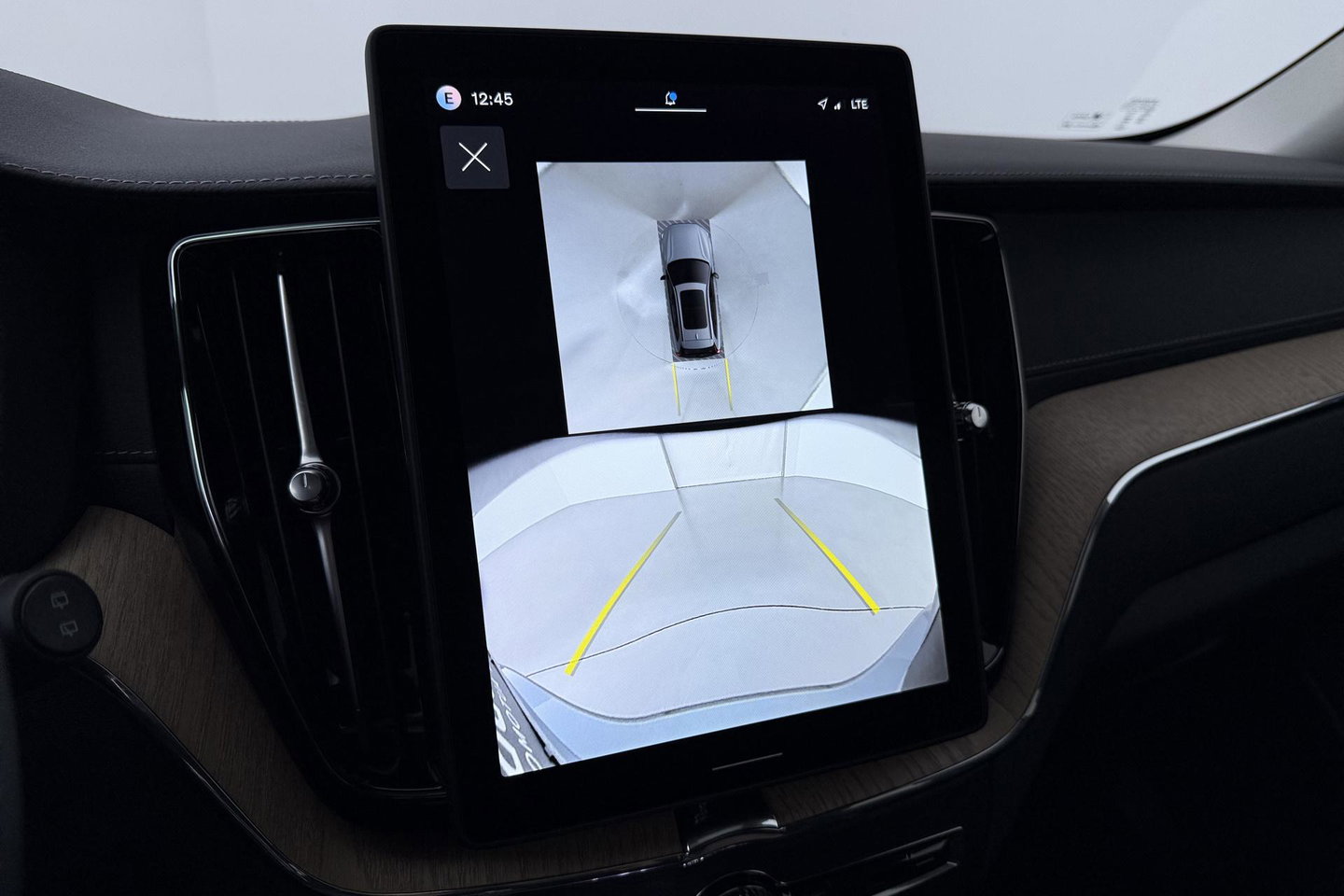 Volvo XC60 T8 Ultra Dark | Luchtvering | Harman/Kardon | Panoramadak | 360° Camera | Head-Up | Stoel+Stuurverwarming | ACC