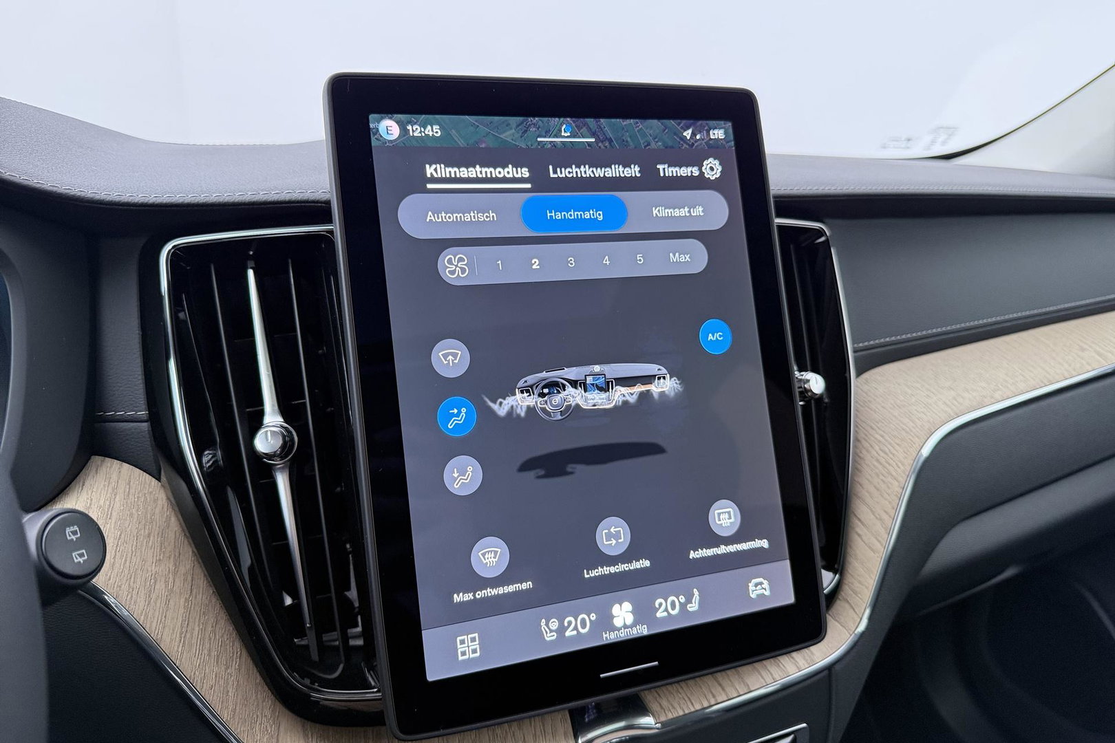 Volvo XC60 T8 Ultra Dark | Luchtvering | Harman/Kardon | Panoramadak | 360° Camera | Head-Up | Stoel+Stuurverwarming | ACC