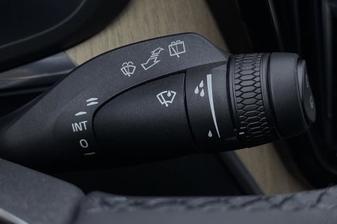 Volvo XC60 T8 Ultra Dark | Luchtvering | Harman/Kardon | Panoramadak | 360° Camera | Head-Up | Stoel+Stuurverwarming | ACC
